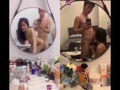 Địt trước gương cô em xinh chơi sướng liếm mút cu dâm vô cùng