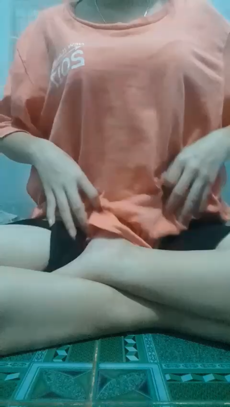 Em teen chọt bím bằng dưa leo - p4