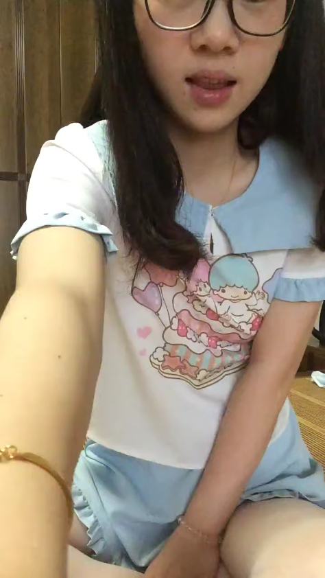 Múi mịt non show vú bím